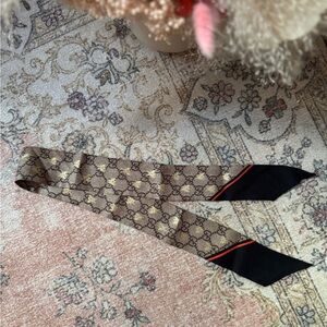 Gucci GG Bees Silk Neck/Hair Scarf with dust bag